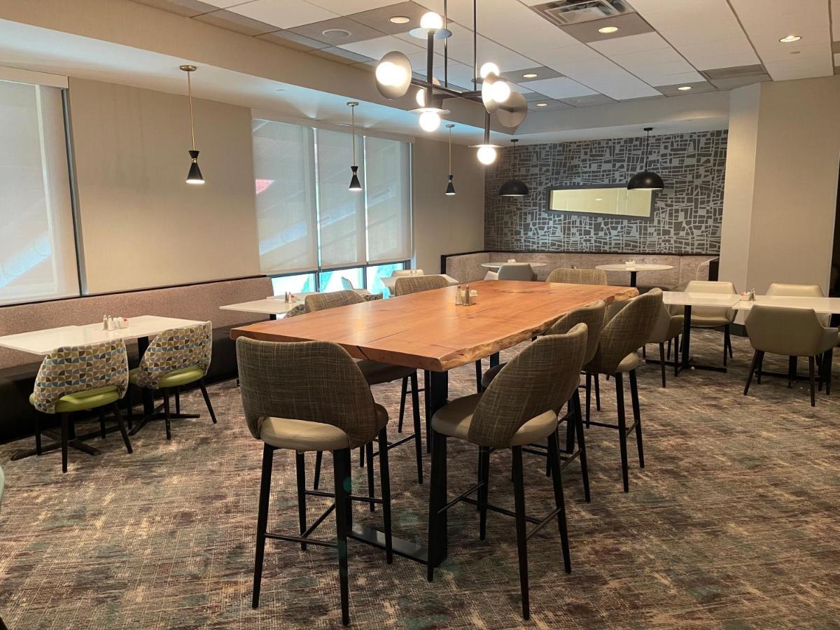Holiday Inn Martinsburg By Ihg Екстериор снимка