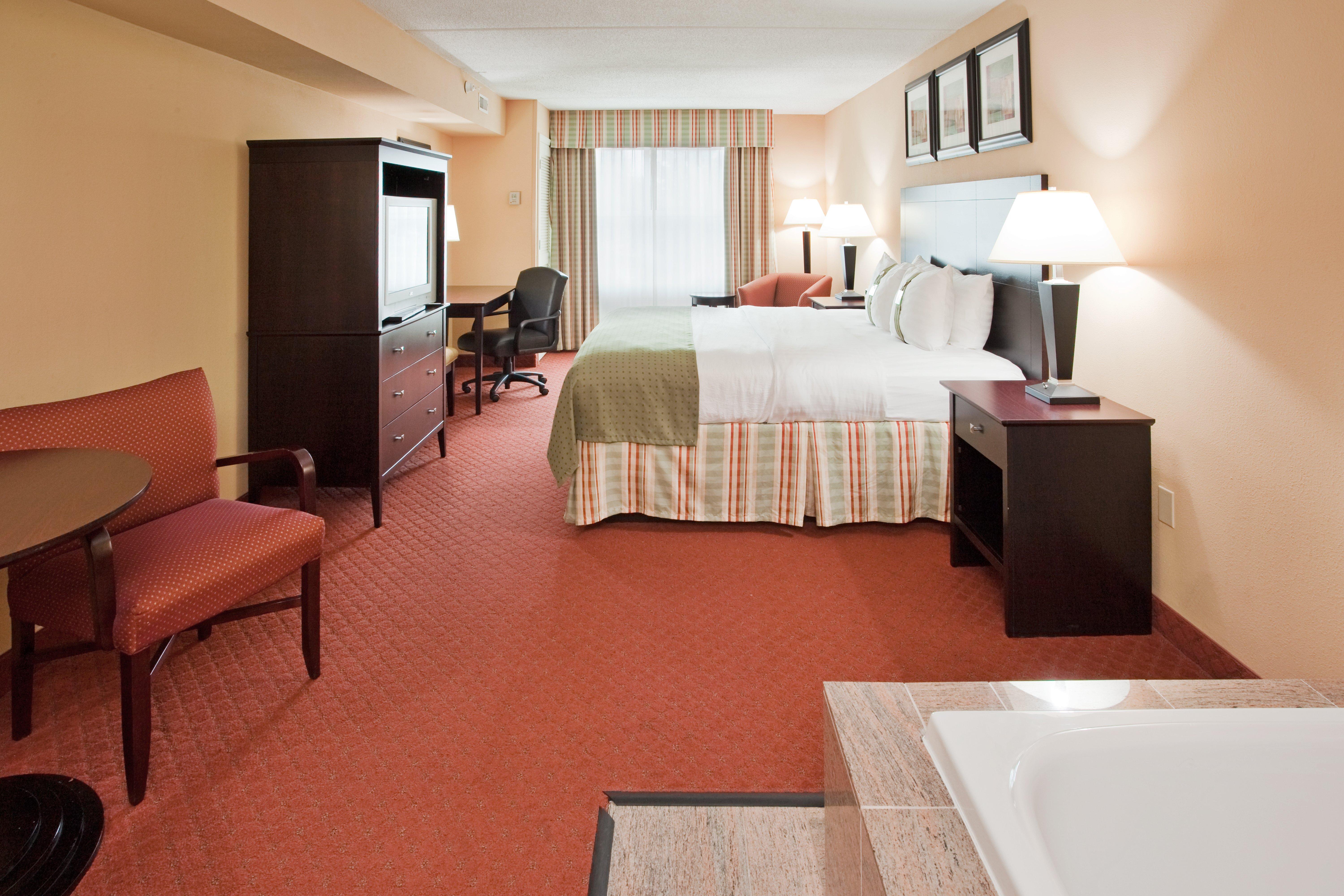 Holiday Inn Martinsburg By Ihg Стая снимка