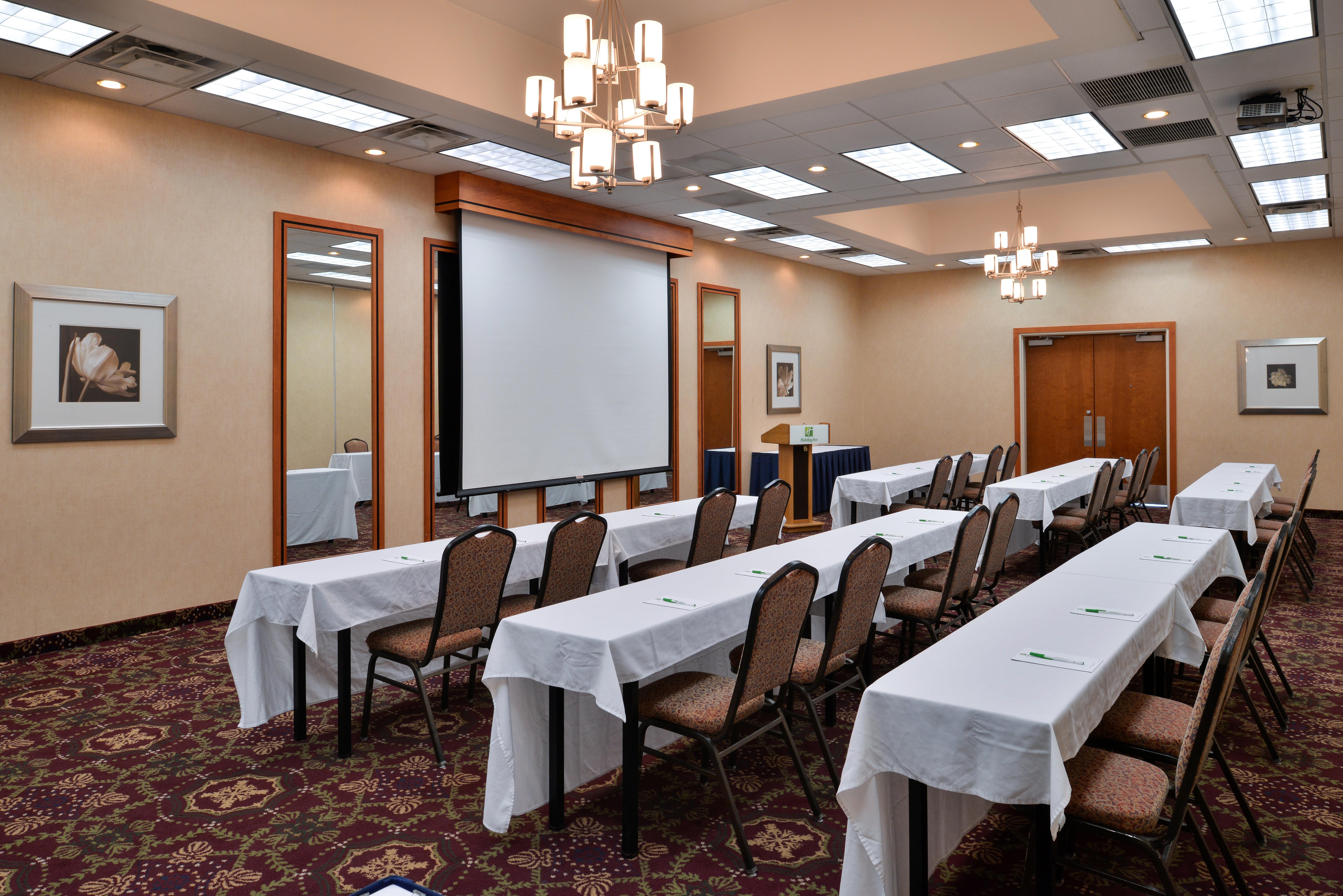 Holiday Inn Martinsburg By Ihg Екстериор снимка