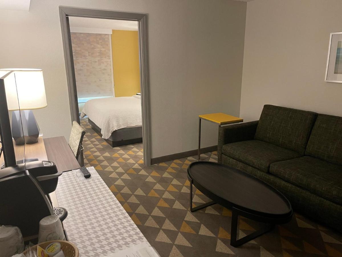 Holiday Inn Martinsburg By Ihg Екстериор снимка