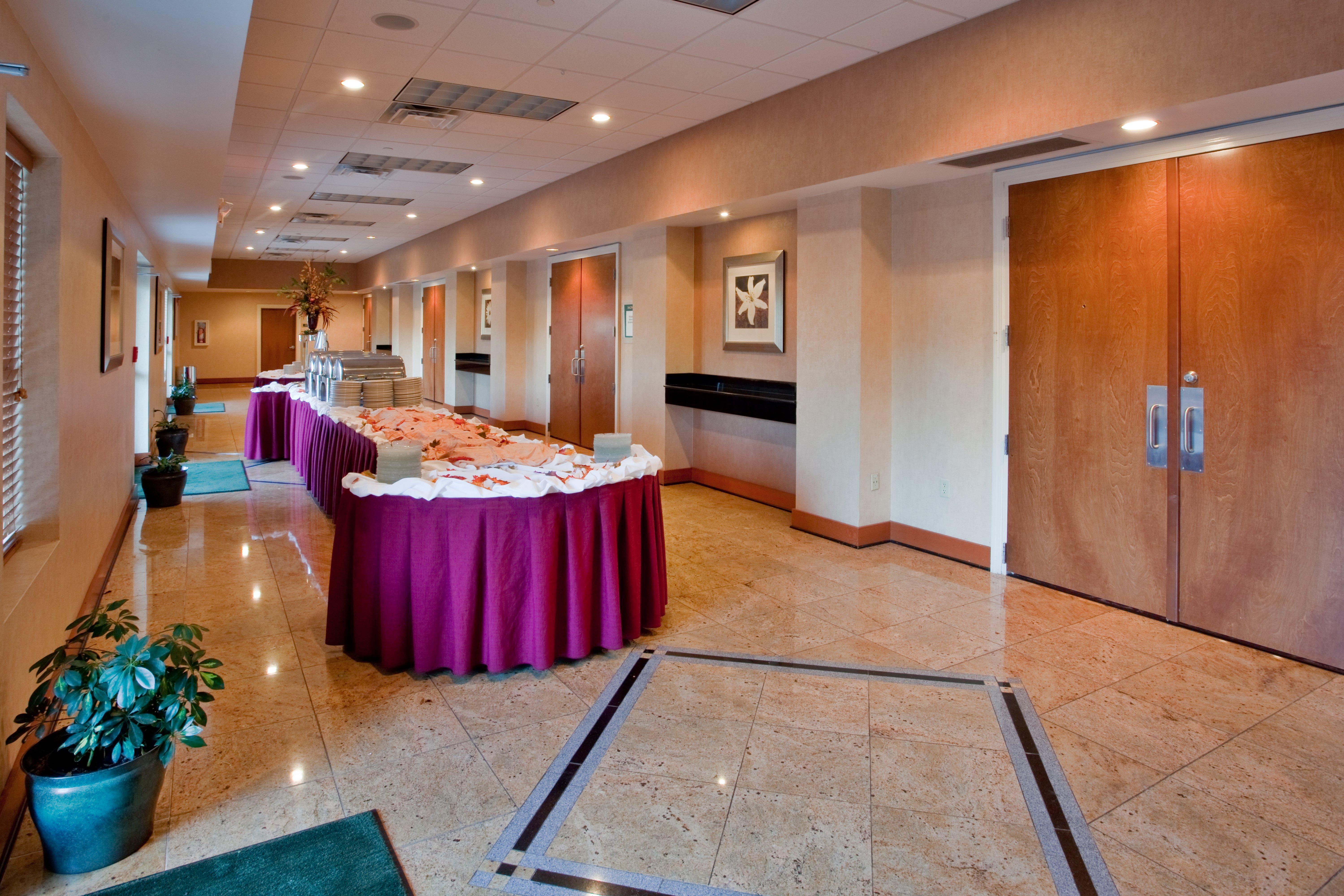 Holiday Inn Martinsburg By Ihg Екстериор снимка