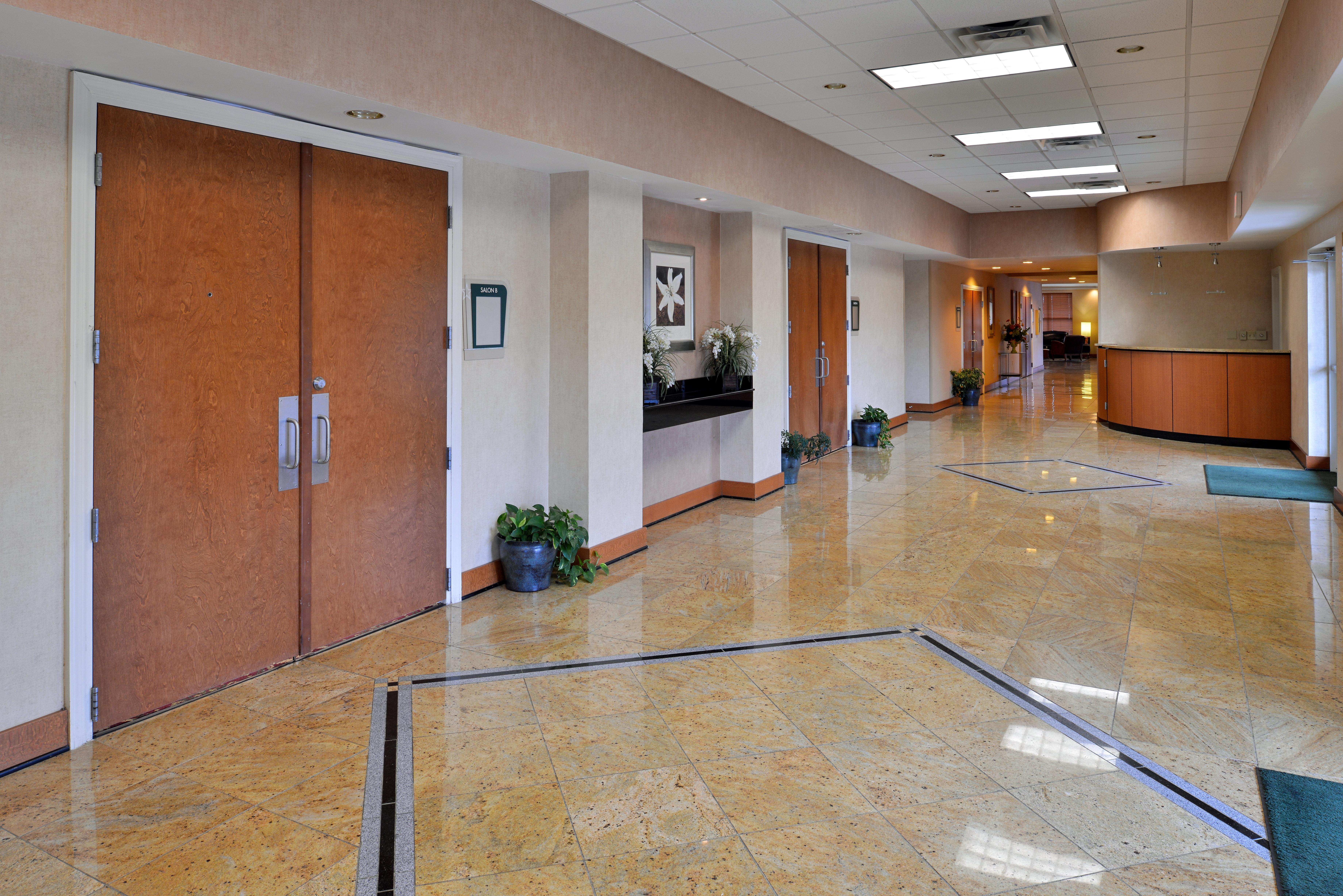 Holiday Inn Martinsburg By Ihg Екстериор снимка