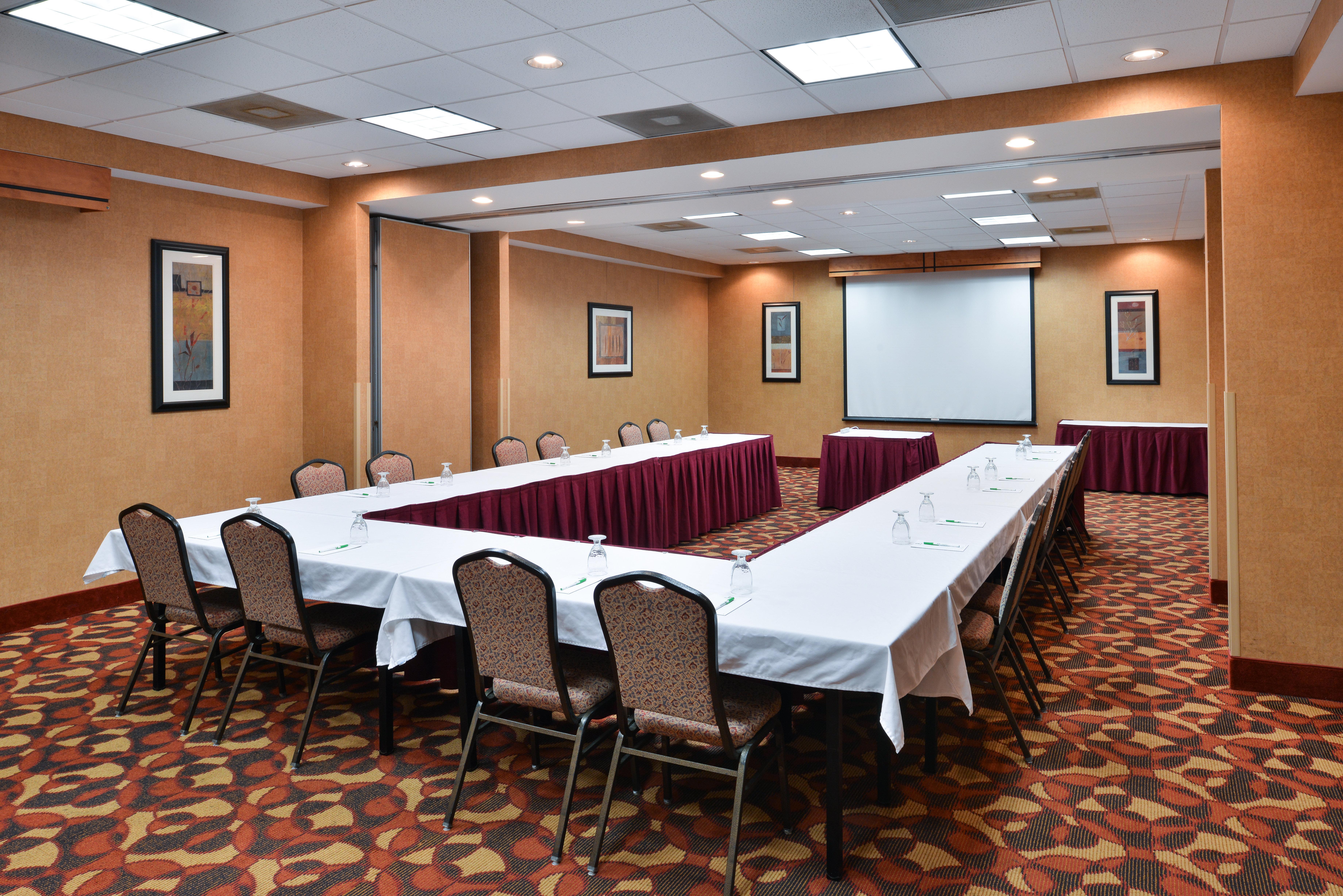 Holiday Inn Martinsburg By Ihg Екстериор снимка